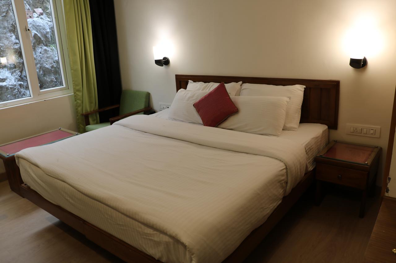 The Three Oaks Boutique Hotel Массури Экстерьер фото