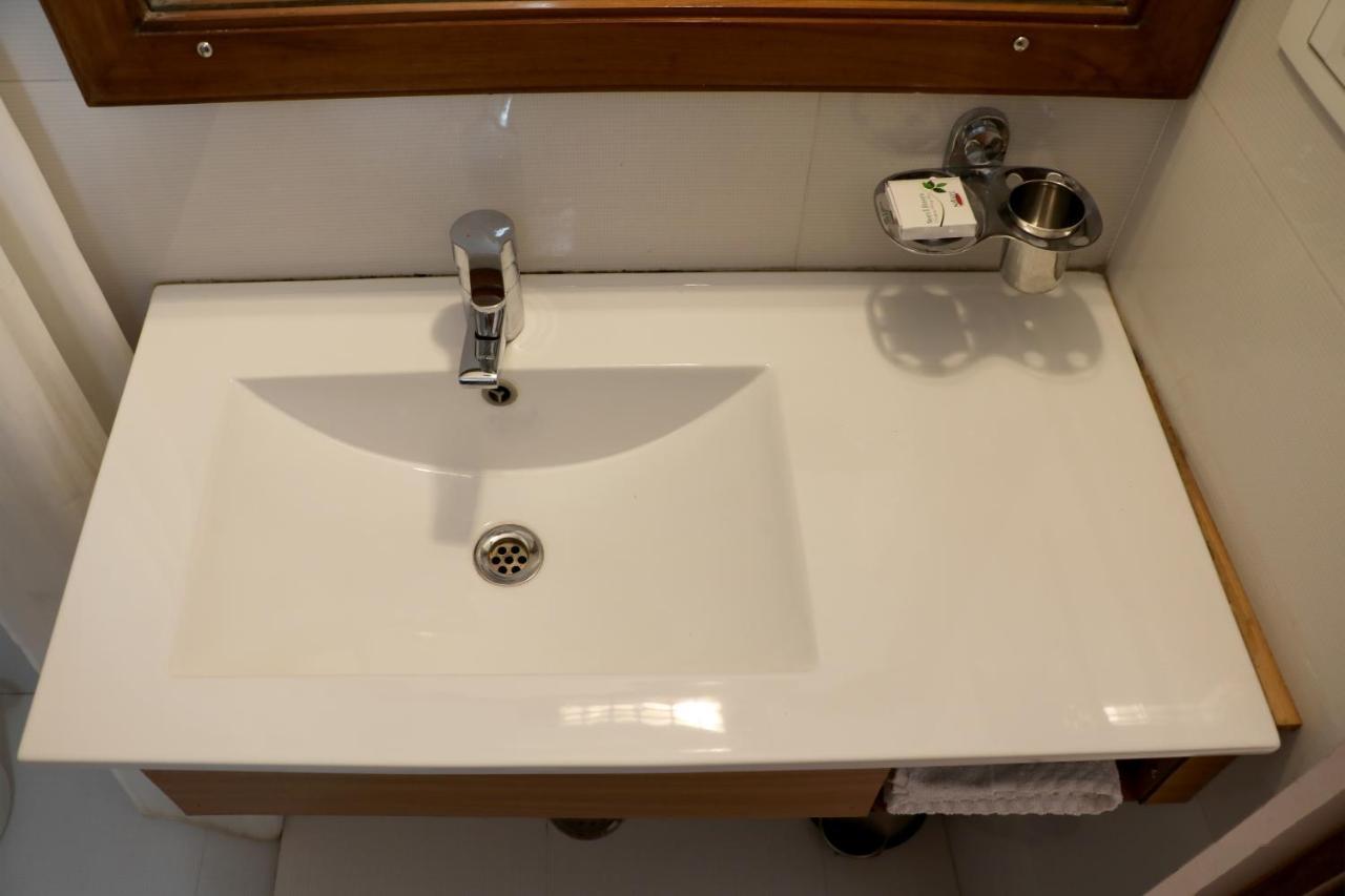 The Three Oaks Boutique Hotel Массури Экстерьер фото