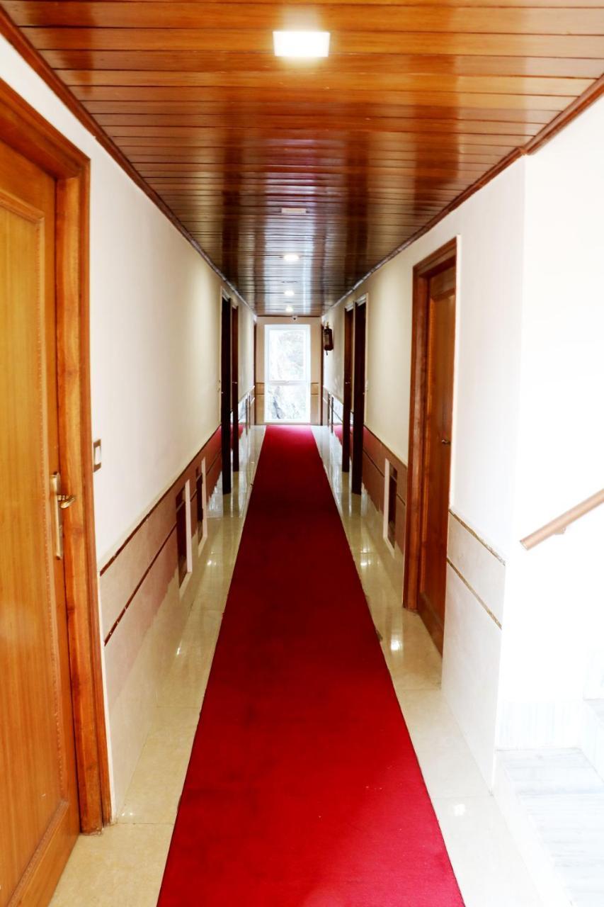 The Three Oaks Boutique Hotel Массури Экстерьер фото